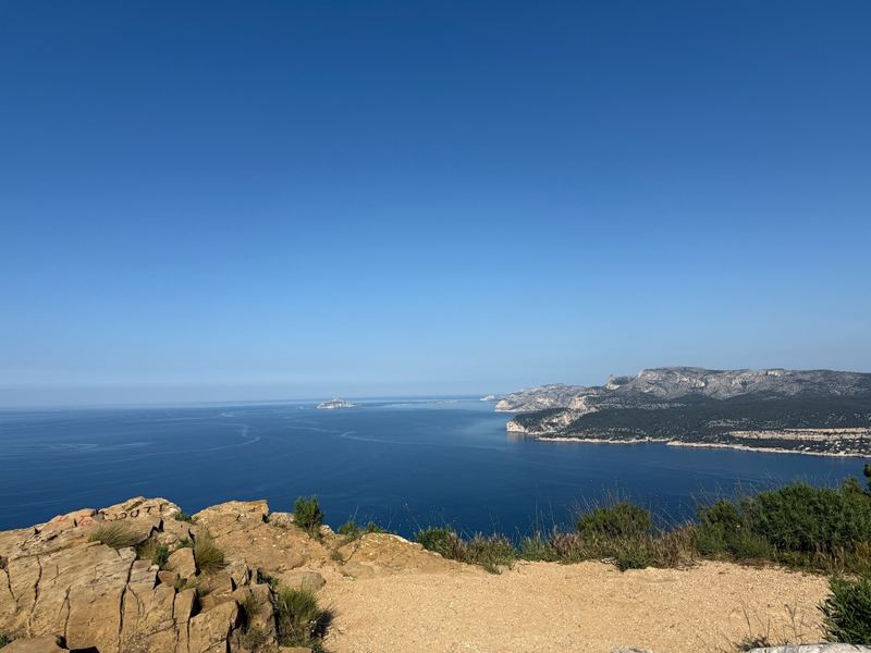 The coast at Cassis from the Route des Crêtes, the calanques running west toward Marseille
